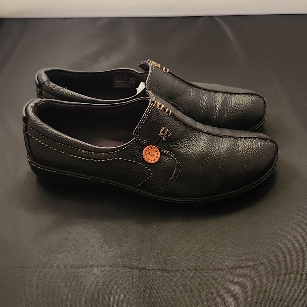 Clarks Un Loop Women's Slip-On Flat Shoe R3 - image 4